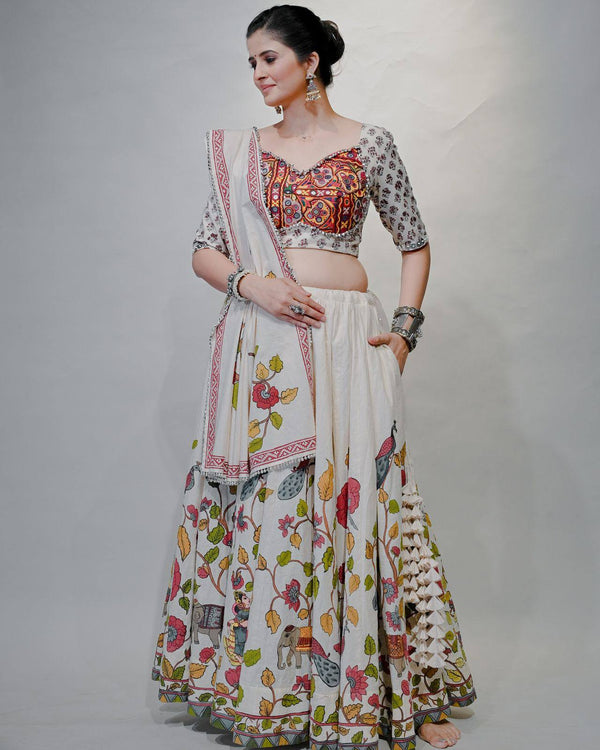 Navratri Special 6 Meter Flair Lehenga Choli – Real Mirror Work Edition