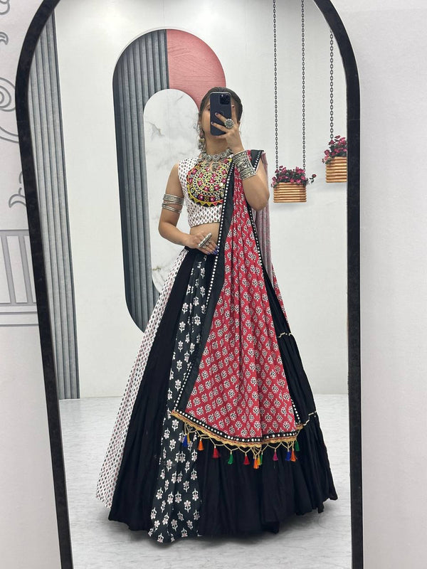 Big Flair Navratri Special Lehenga Choli – 8 Meter Grand Flair!
