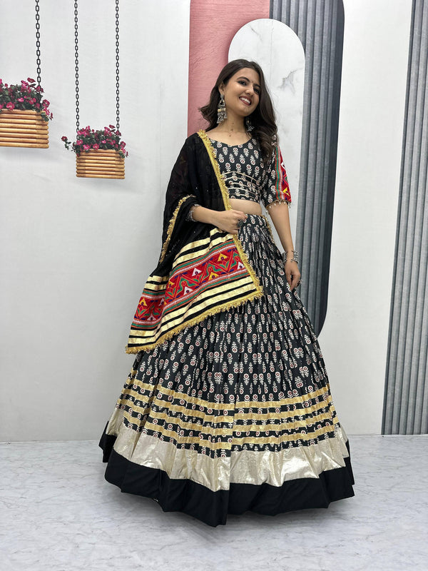 Navratri Special Real Modeling Lehenga Choli Set (6 Mtr Flair)