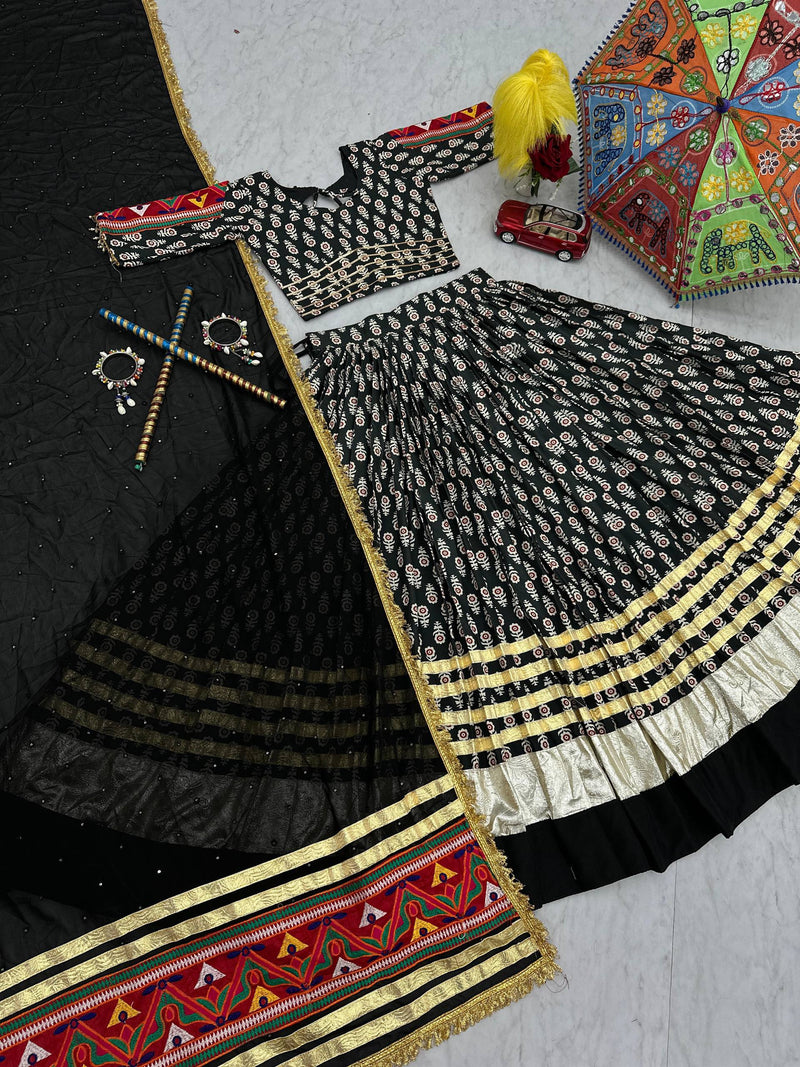 Navratri Special Real Modeling Lehenga Choli Set (6 Mtr Flair)