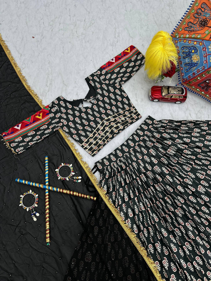 Navratri Special Real Modeling Lehenga Choli Set (6 Mtr Flair)