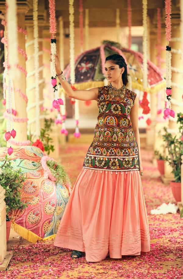 "Pehnava Jo Virasat Ban Jaye" – Premium Designer Lehenga Choli Set