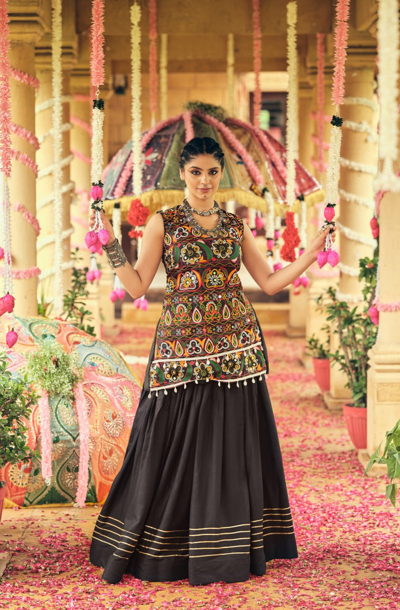 "Pehnava Jo Virasat Ban Jaye" – Premium Designer Lehenga Choli Set