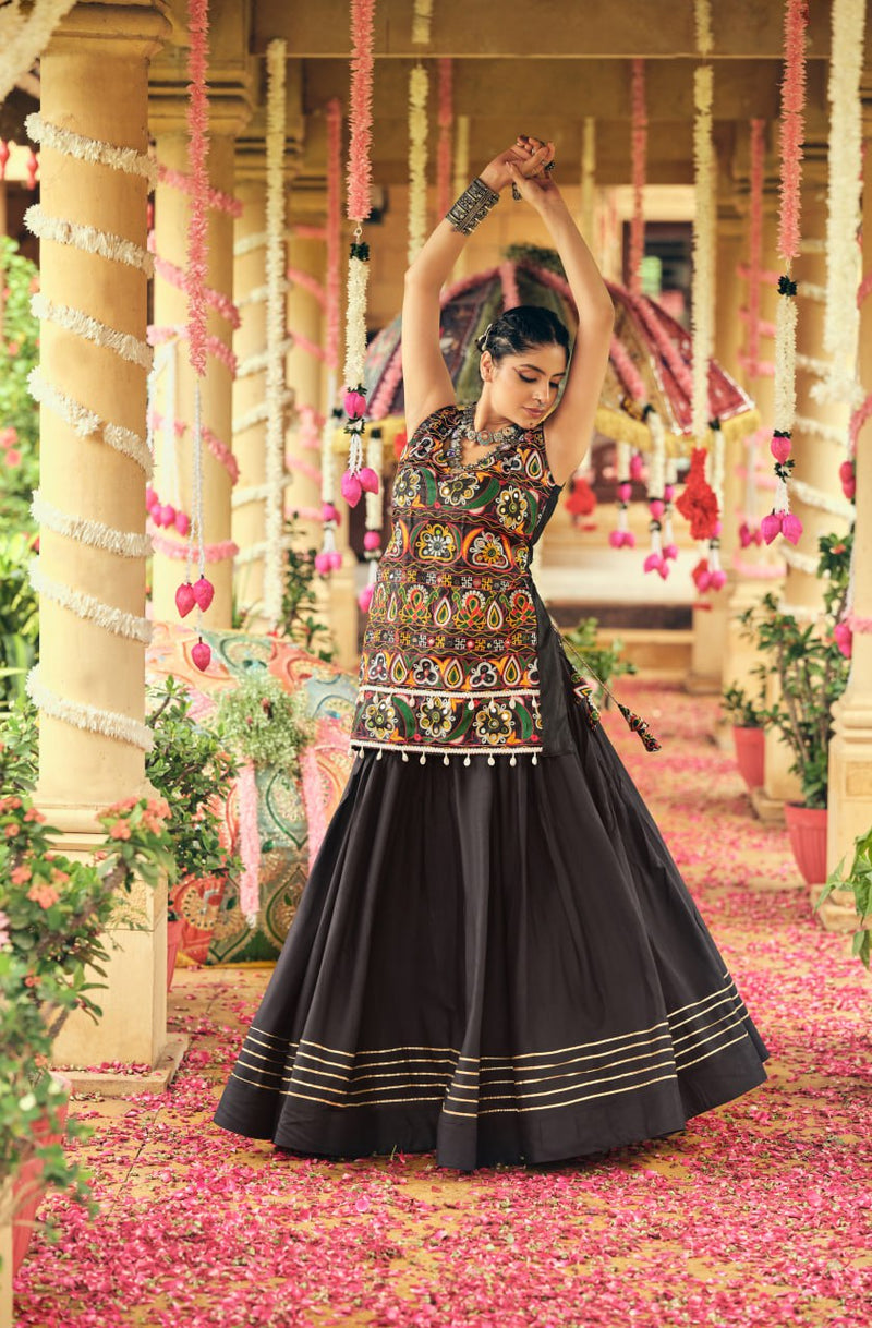 "Pehnava Jo Virasat Ban Jaye" – Premium Designer Lehenga Choli Set