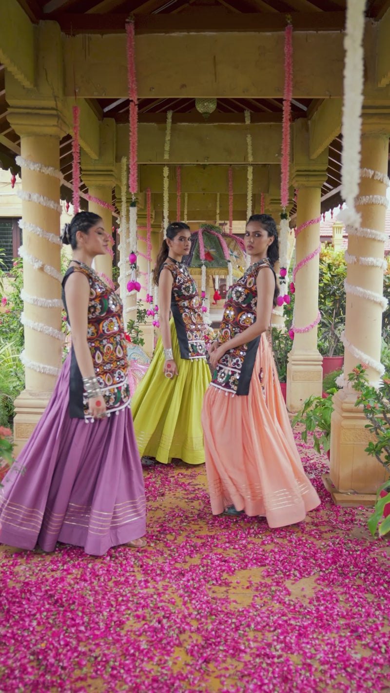 "Pehnava Jo Virasat Ban Jaye" – Premium Designer Lehenga Choli Set