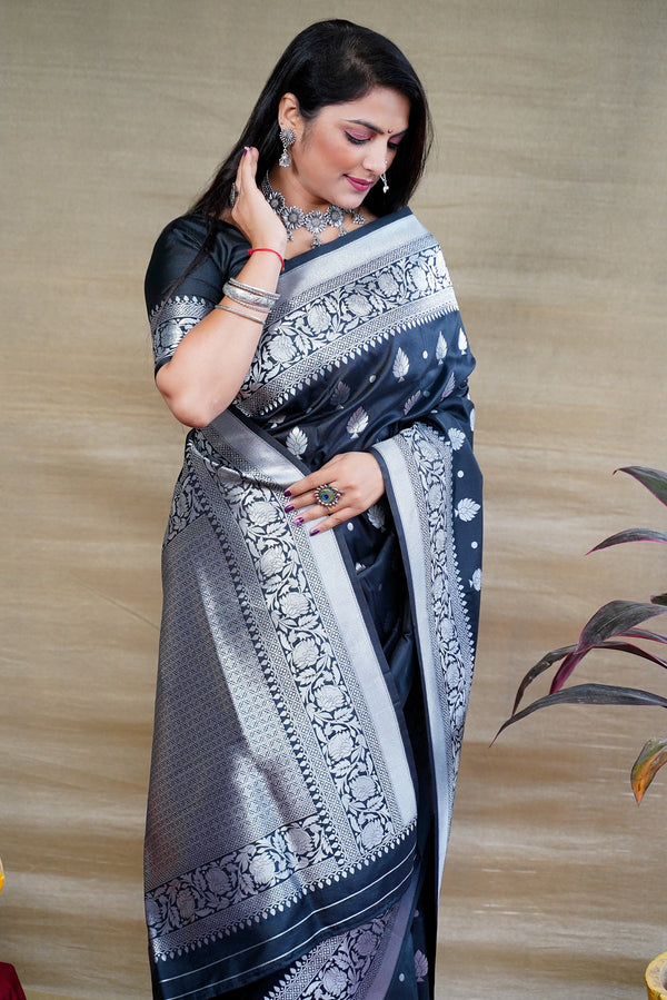 Black Soft Silk Maharashtrian Paithani Saree