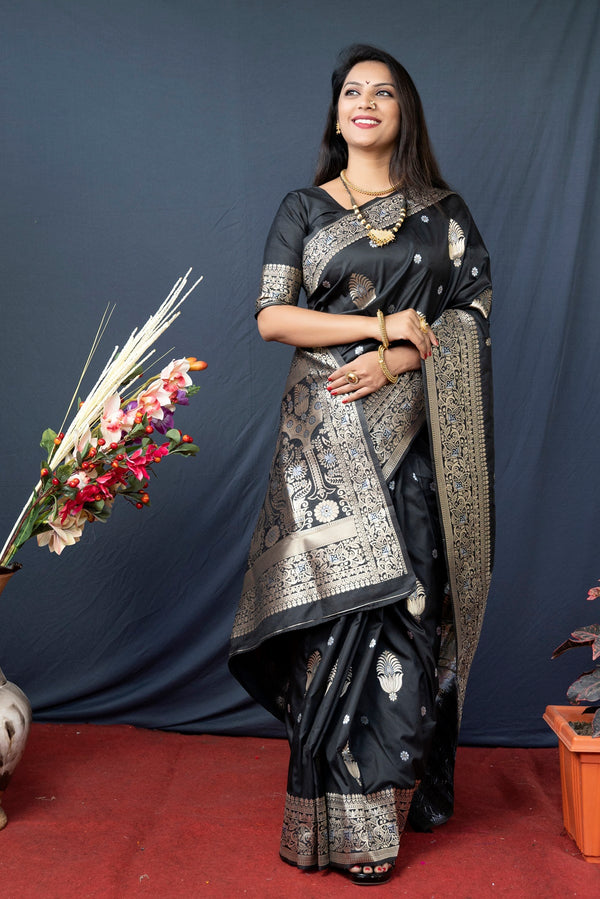 Black Soft Silk Maharashtrian Paithani Saree